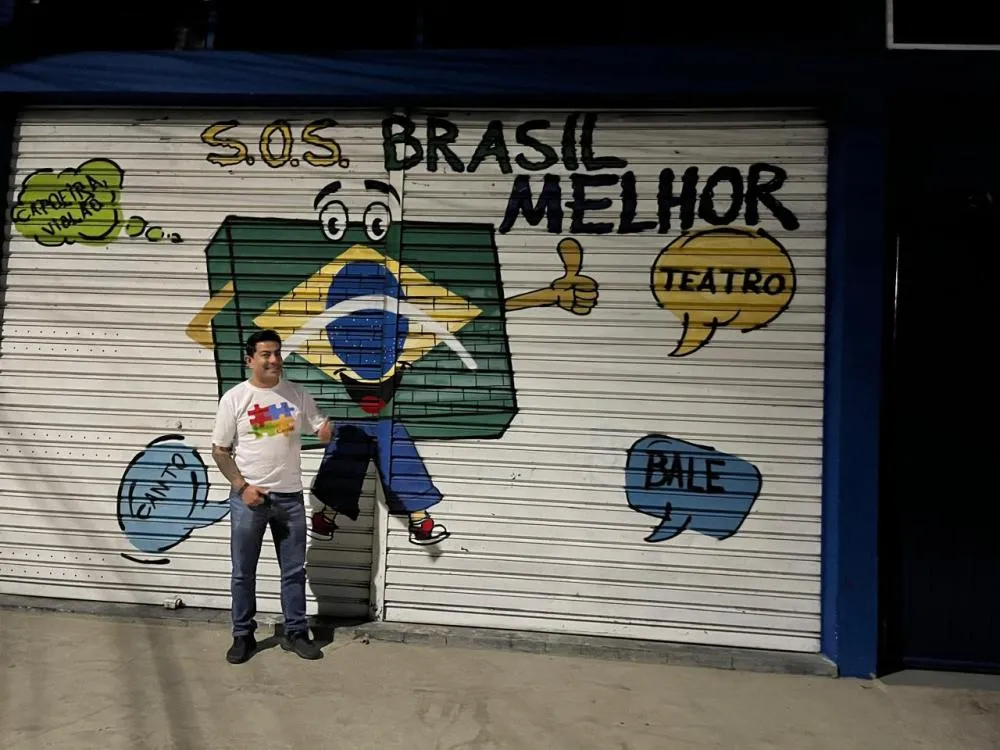 Fabinho Reis na ONG SOS Brasil (Foto: Plínio M S Silva)