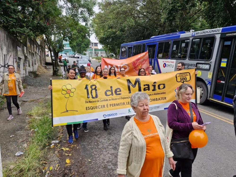 Caminhada do Maio Laranja mobiliza comunidade em defesa da infância no Jardim Conceição e Primeiro de Maio